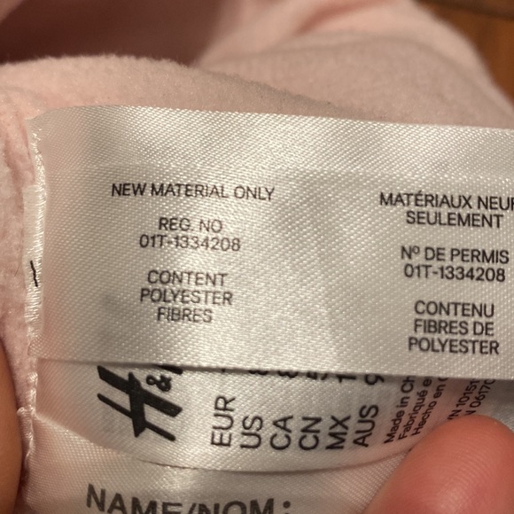 Girl’s Size 8-12 Pale Pink H&M Cable Hat with Pompom & Fleece Lining - Picture 5 of 5